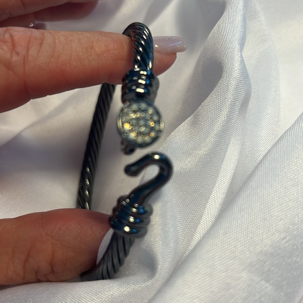 Charming Charlie bracelet - Picture 3 of 5